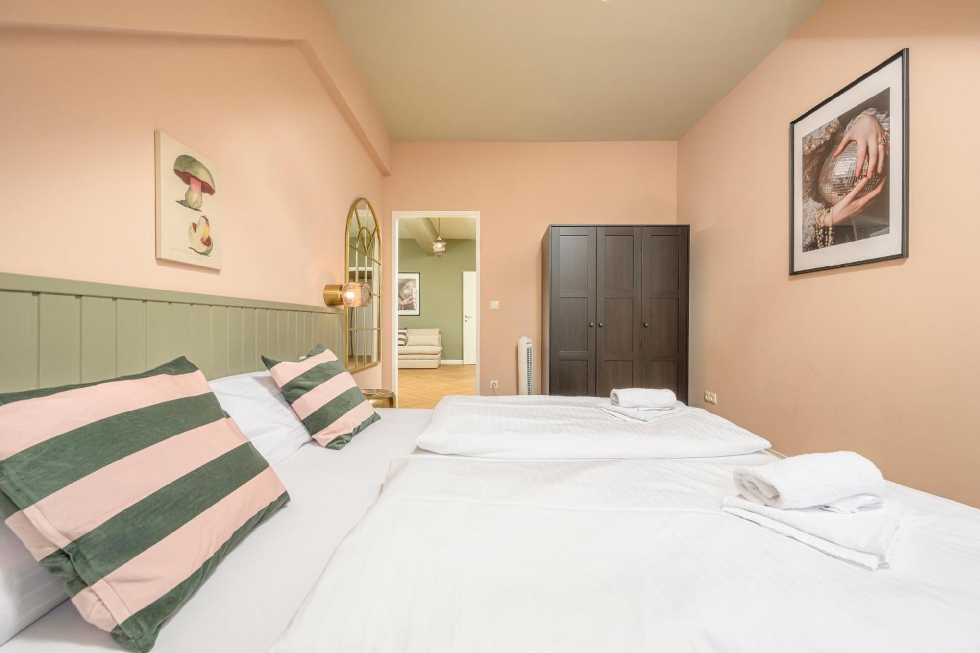 Palais Palffy Suits Vienna Luaran gambar
