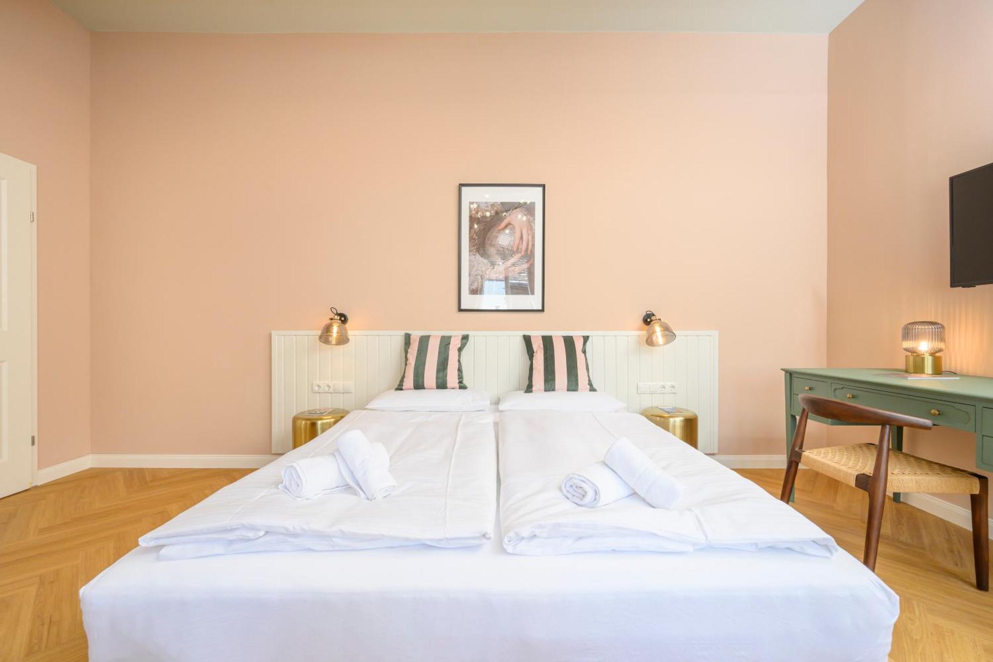 Palais Palffy Suits Vienna Luaran gambar